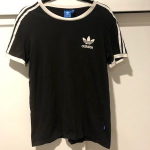 adidas shirt ❗️SOLD ON ANOTHER APP❗️